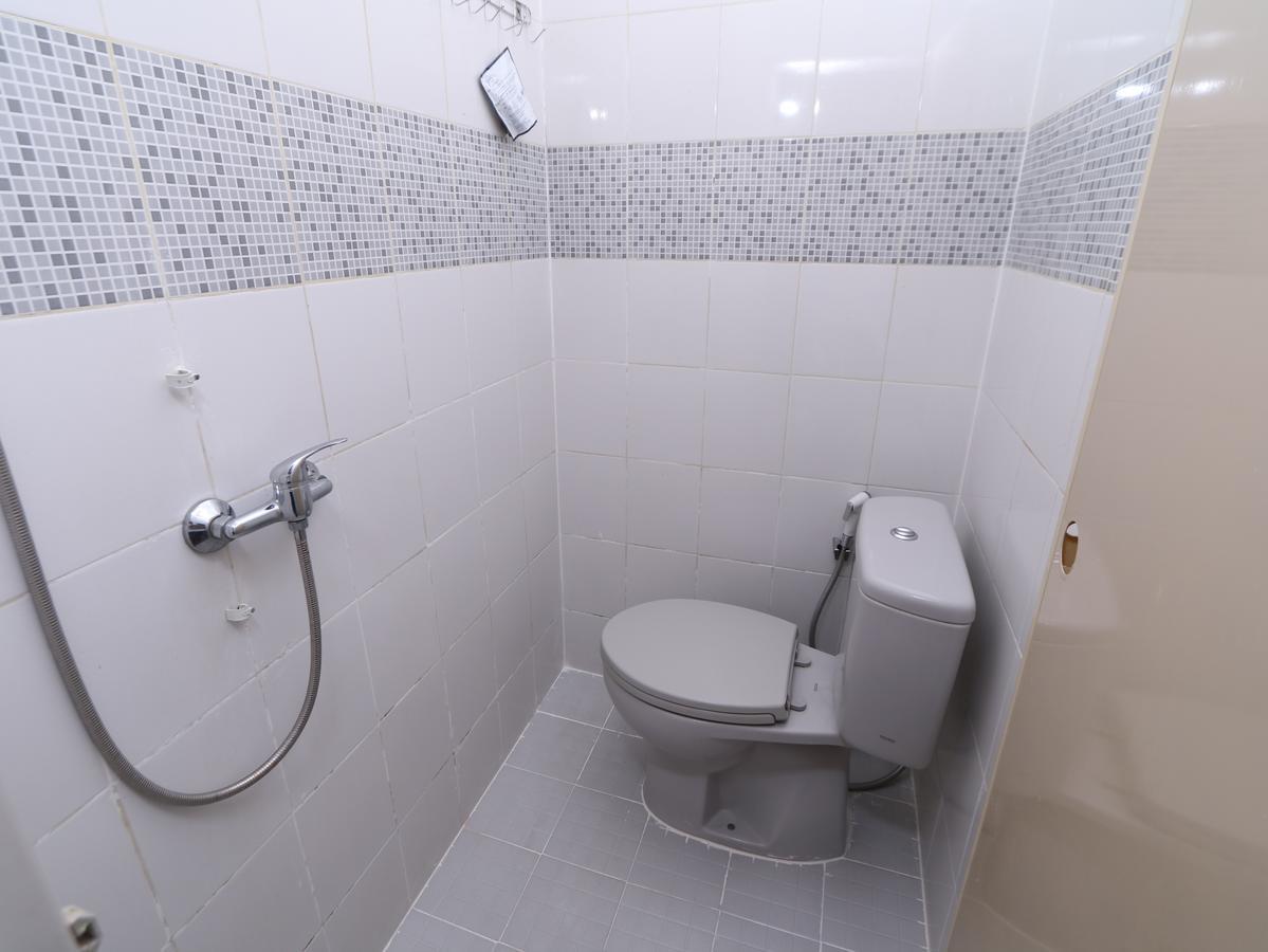 Hotel Kamar Keluarga Ungaran à Jakarta Extérieur photo